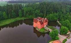 Státní zámek Červená Lhota