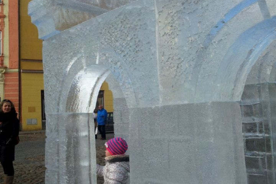 Fotila Ivana Paarová: Ledový chrám na náměstí Míru