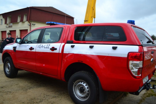Fotila Amálie: Slavnostní předání nové techniky hradeckým hasičům