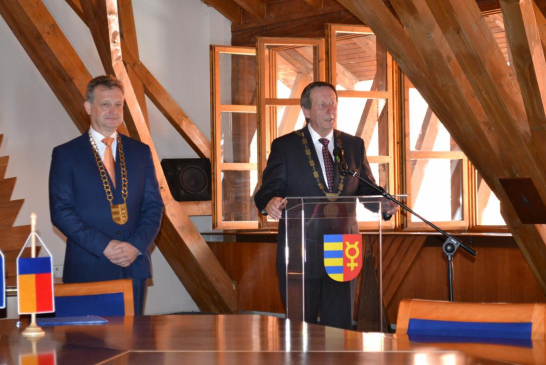 Starosta podepsal partnerskou smlouvu se slovenskou Dunajskou Stredou