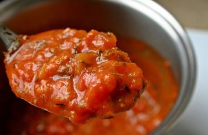 Naturhouse doporučuje: Dvě porce rajčatové omáčky týdně sníží riziko rakoviny.
