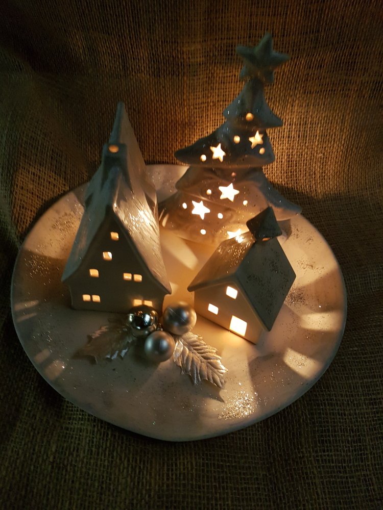 Vánoční dekorace z Jarošovské keramiky