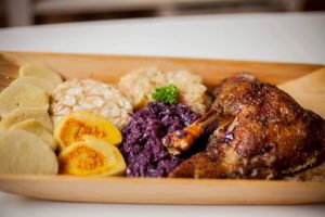 Restaurace u Lucerny zve na Svatomartinské hody