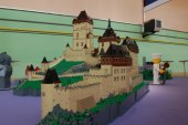 Jindřichohradečák staví rozsáhlé a detailní modely hradů z LEGA (VIDEO)