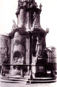 Sousoší Nanebevzetí Panny Marie (Jindřichohradecké sochy a památníky #1)