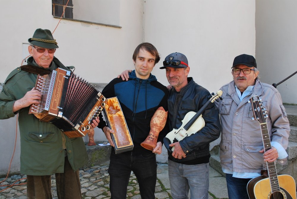 Absolutní vítěz František Steinhauser s kapelou Pouličníci 