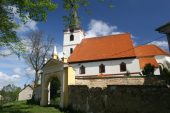Kostel sv. Petra a Pavla a sochy u kostela v Lodhéřově (Lodhéřovské památky #1)