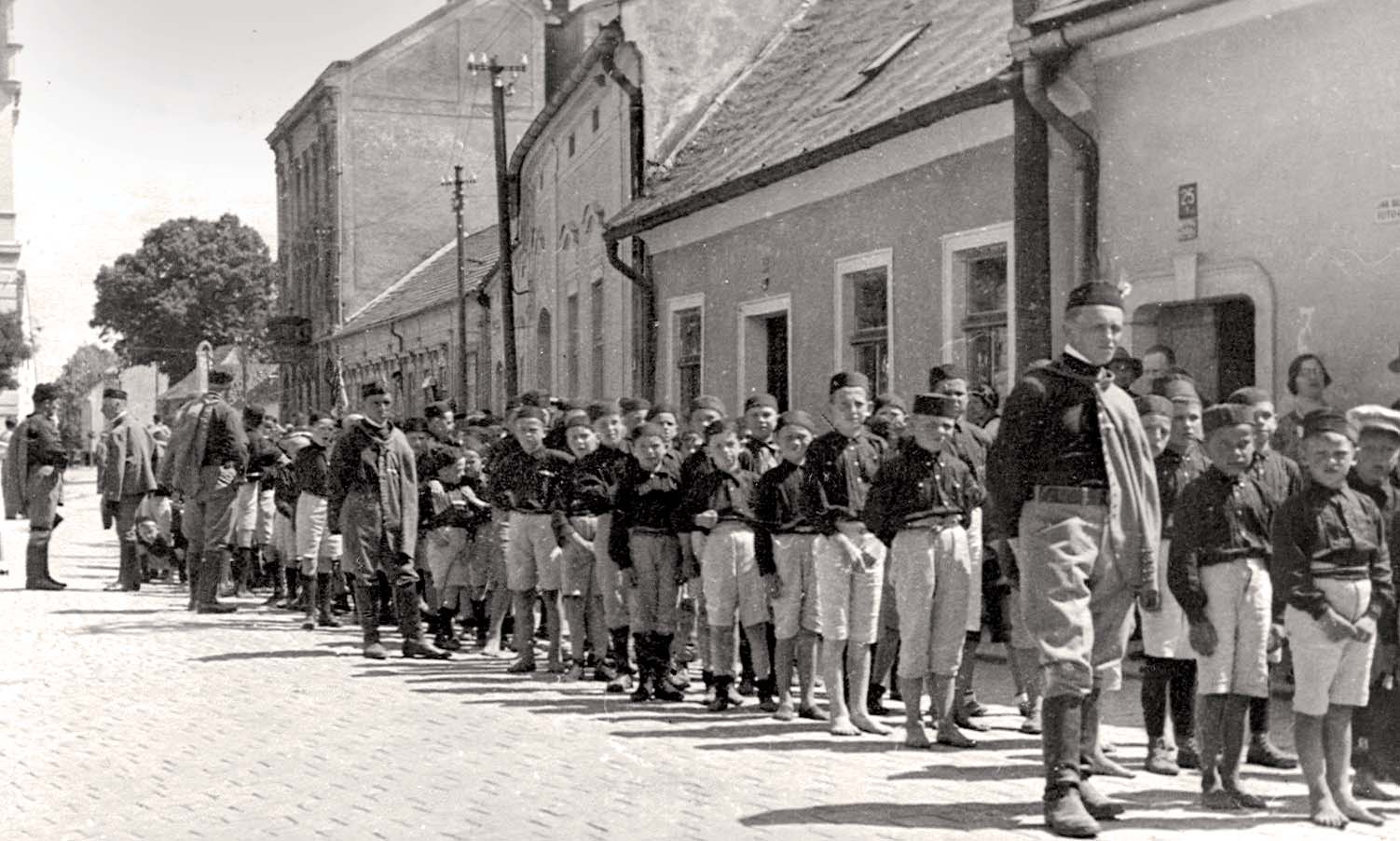 v Čechách. Před první světovou válkou vznikl ve městě Sportovní klub Jindřichův Hradec, který se také věnoval kopané.