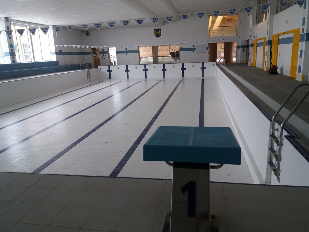 Po 2 měsících zůstávají bazény vypuštěny