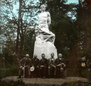 Pomník padlým důstojníkům a vojínům bývalého 75 (Jindřichohradecké sochy a památníky #12)