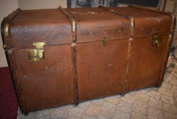 Lodní kufr Emy Destinnové ve sbírce Muzea Jindřichohradecka