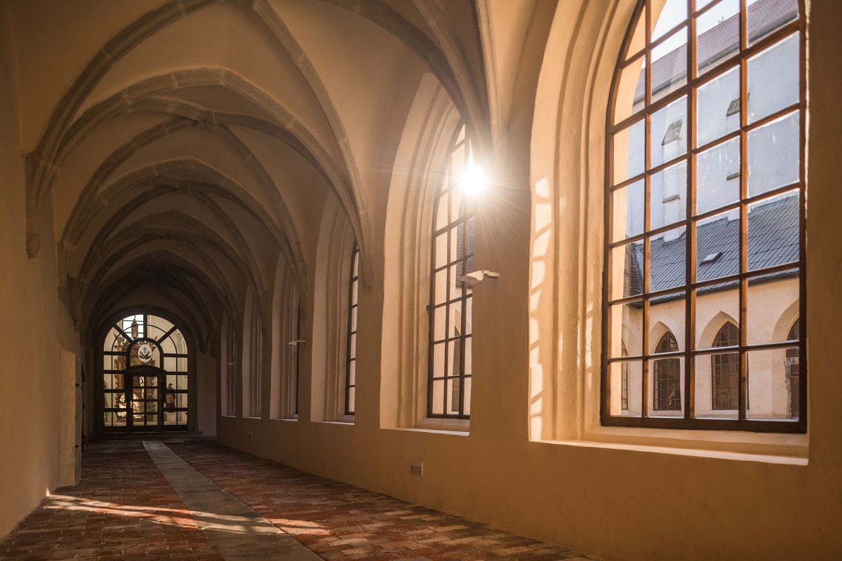 Minoritský klášter a kostel sv. Jana Křtitele - Muzeum Jindřichohradecka Křížová chodba minoritského kláštera