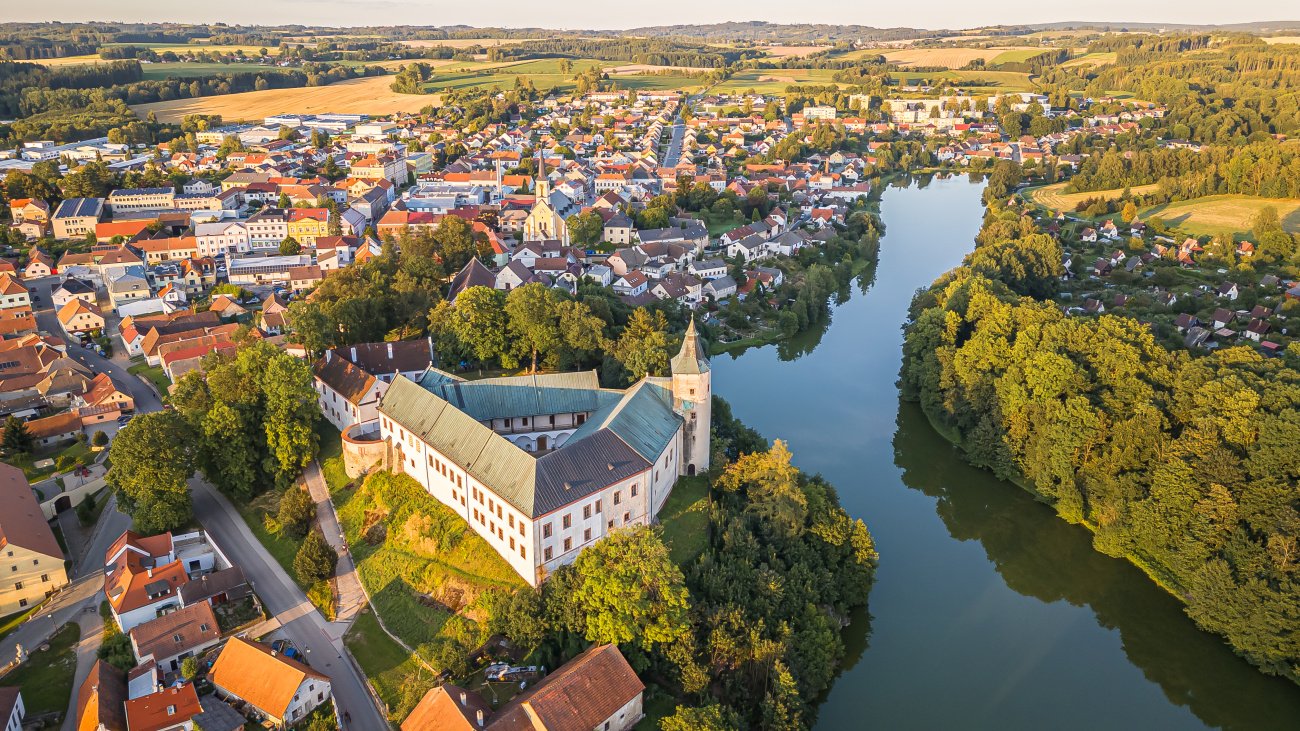 Zámecký areál Žirovnice Žirovnice - hlavní fotka