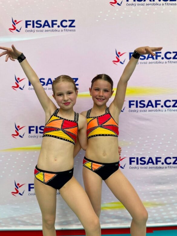 MINI DUO 6.Nikolka Nováková+Natálka Doležalová