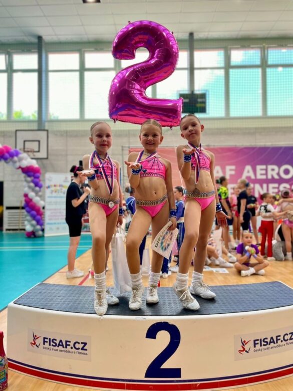 TRIO MINI  2.místo Gábinka Gálová +Nela Špačková + Laura Málková